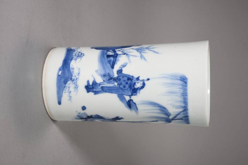 清 青花人物故事图笔筒 - 图2