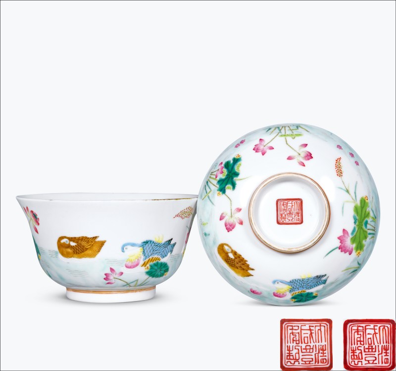 清咸丰 粉彩荷塘鸳鸯图大盖碗
