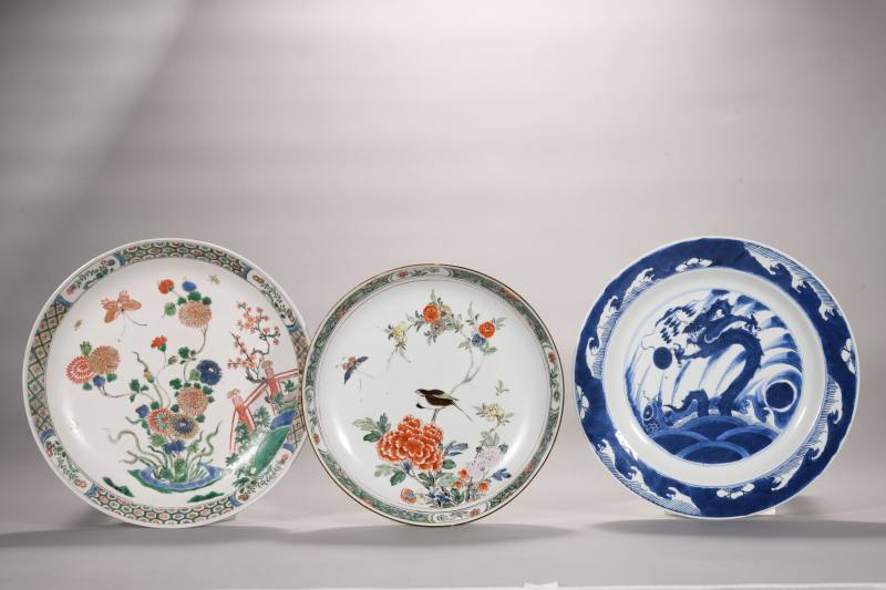 清康熙 五彩花鸟纹、花蝶纹、青花云龙纹盘各一只 - 图2