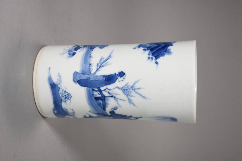 清 青花人物故事图笔筒 - 图3