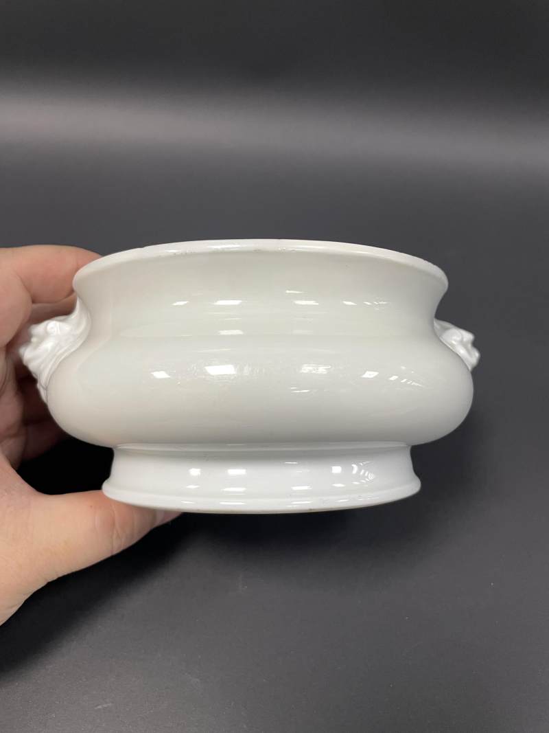 明 德化窑白釉狮耳炉 - 图4