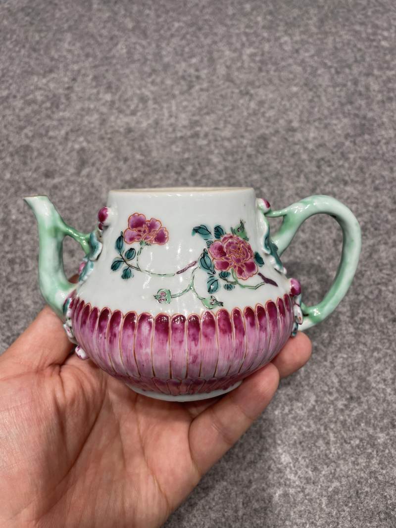 清雍正 粉彩松鹿图杯、折枝花卉纹菊瓣壶三只 - 图18