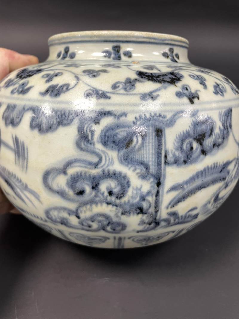 明成化-弘治 青花缠枝莲托梵文开光神仙人物纹罐 - 图18