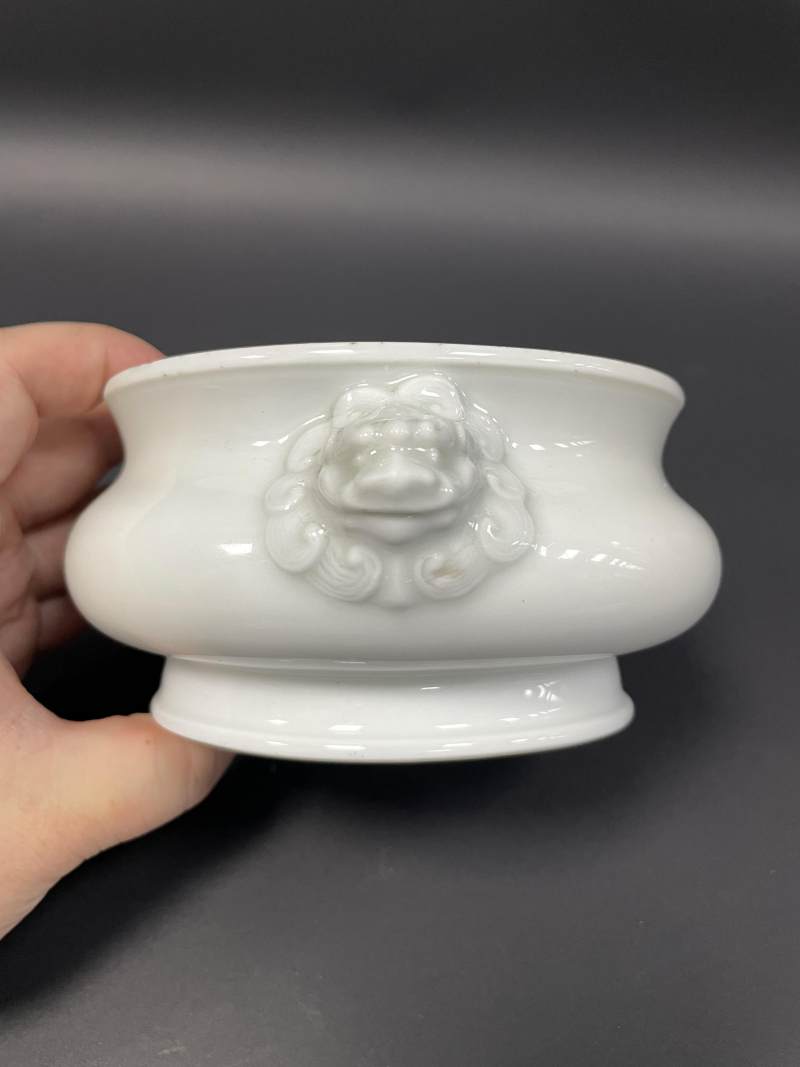明 德化窑白釉狮耳炉 - 图5