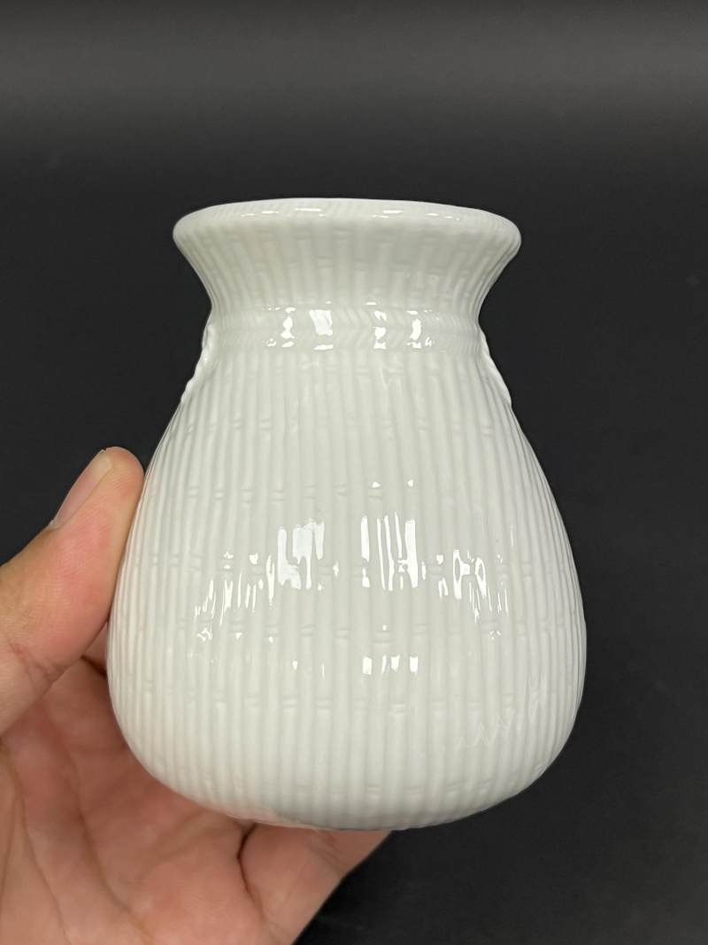 清早期 白釉笸箩纹小鱼篓尊 - 图4