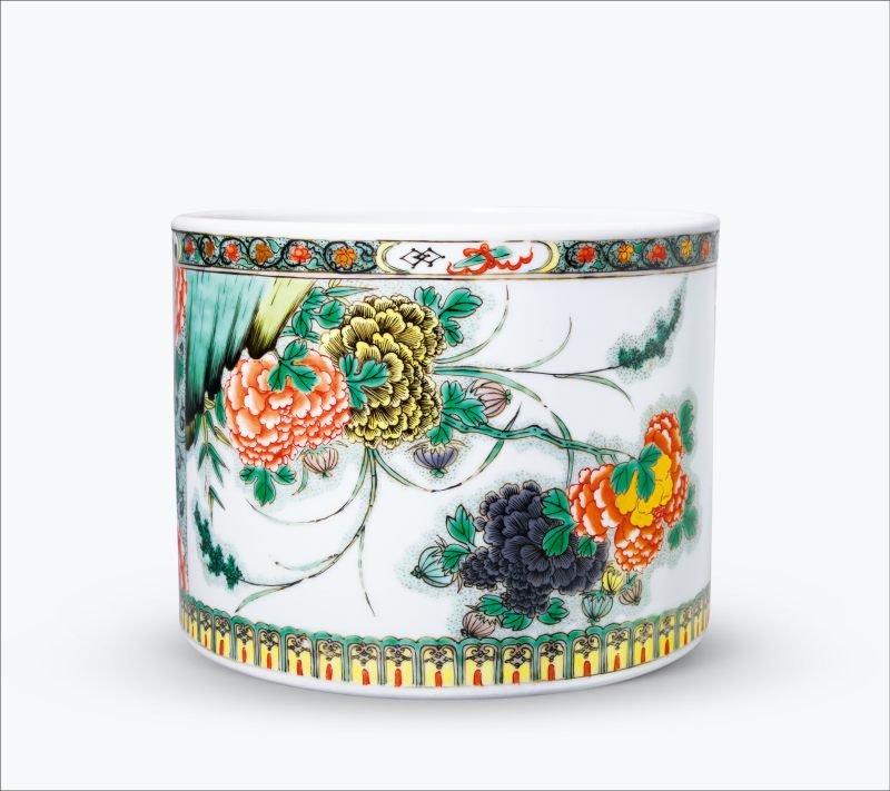 清康熙 五彩牡丹菊石图大笔筒