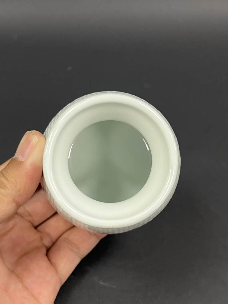 清早期 白釉笸箩纹小鱼篓尊 - 图5