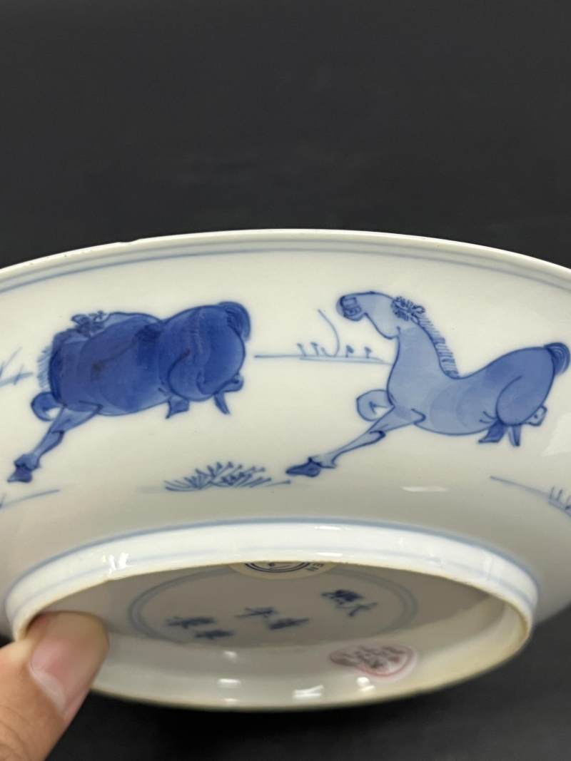 清康熙 青花八骏图盘 - 图13