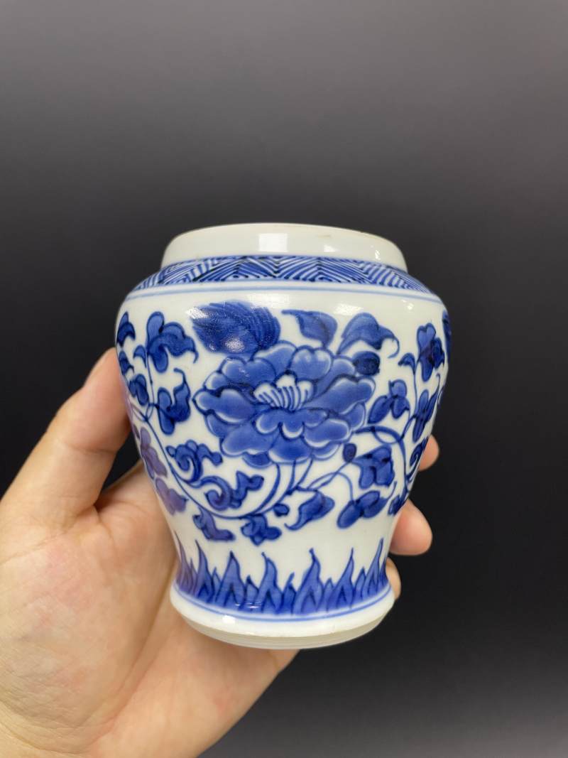 清康熙 青花缠枝花卉纹茶叶罐 - 图2