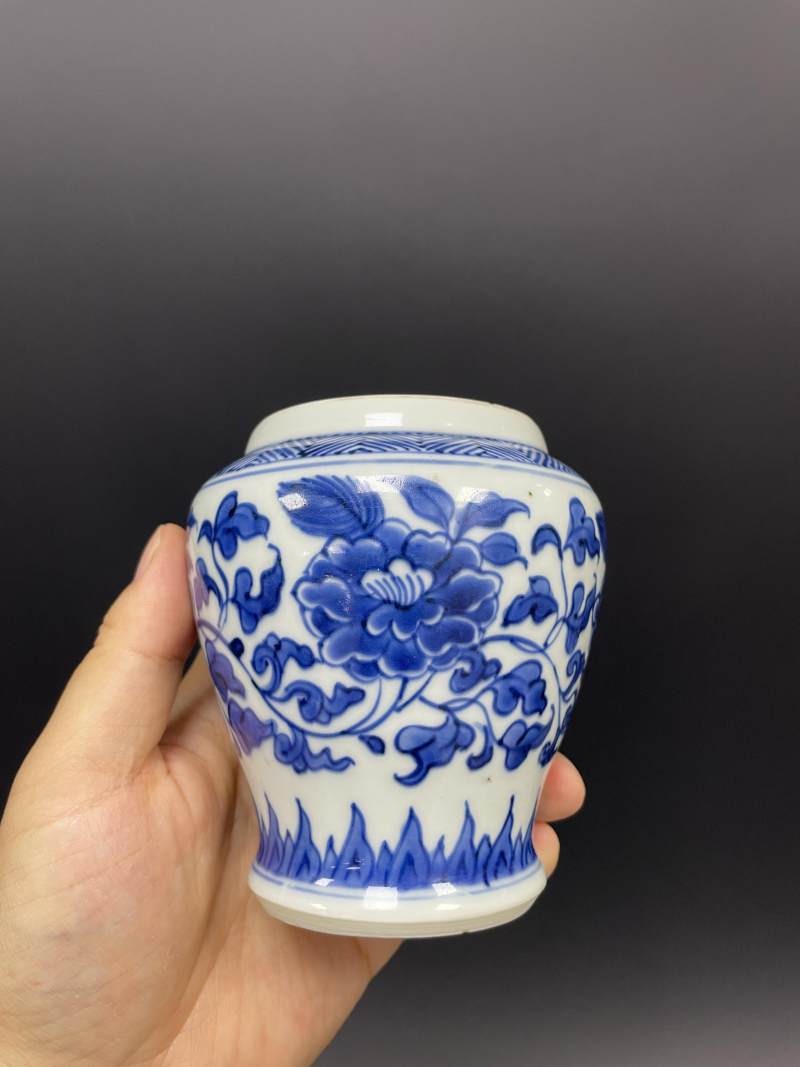 清康熙 青花缠枝花卉纹茶叶罐 - 图4