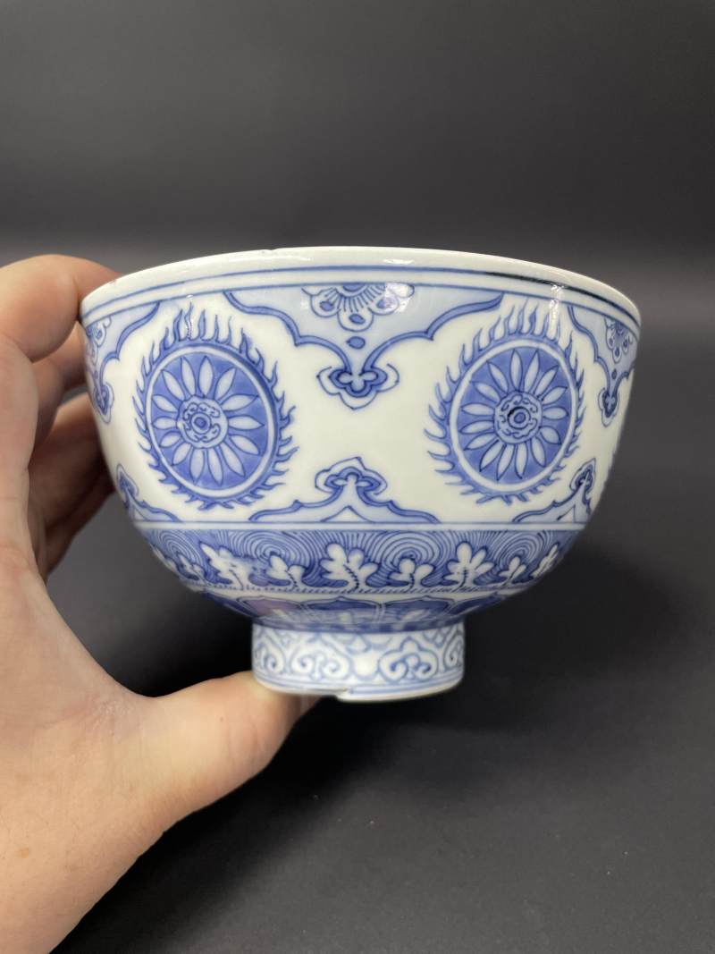 明嘉靖 青花轮花纹鸡心碗 - 图3