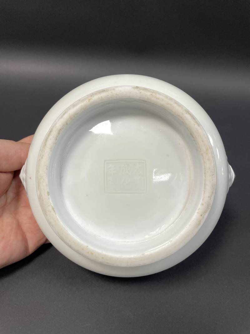 明 德化窑白釉狮耳炉 - 图8
