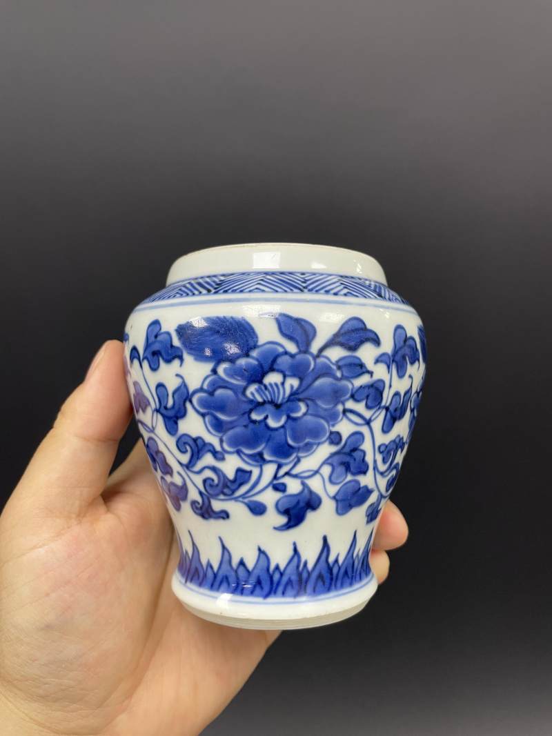 清康熙 青花缠枝花卉纹茶叶罐 - 图3