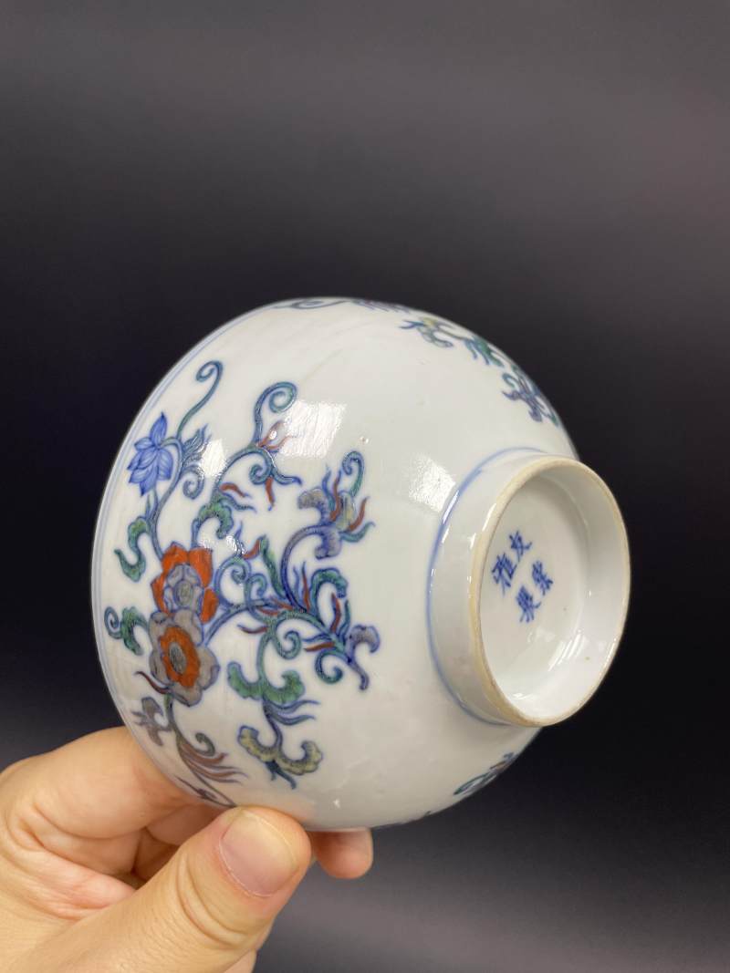 清中期 斗彩并蒂莲纹碗一对 - 图14