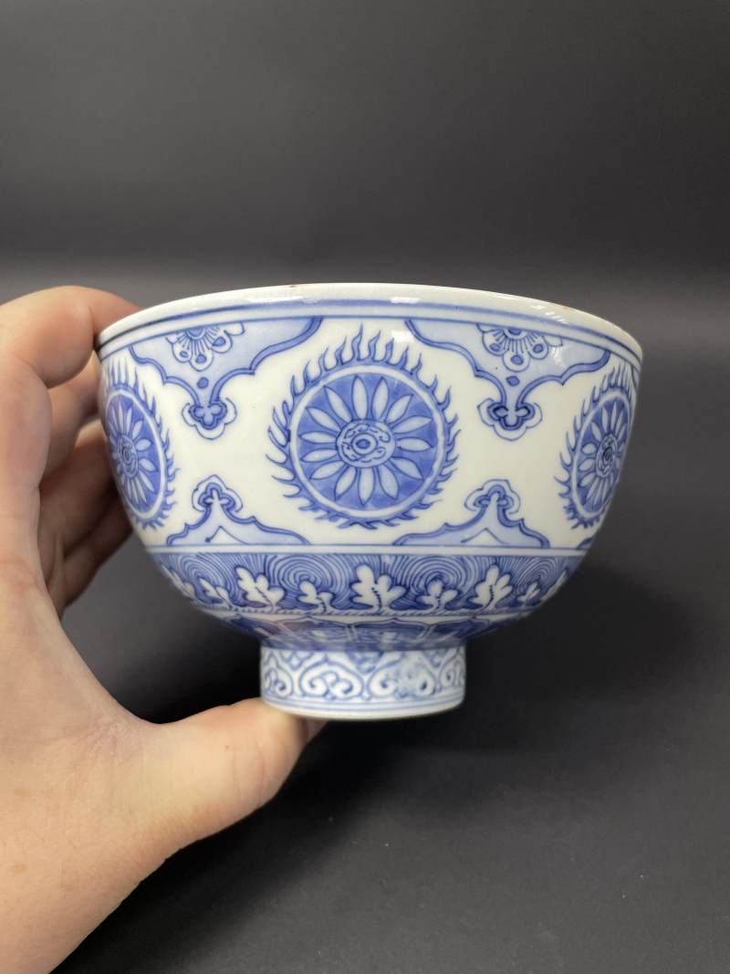 明嘉靖 青花轮花纹鸡心碗 - 图4