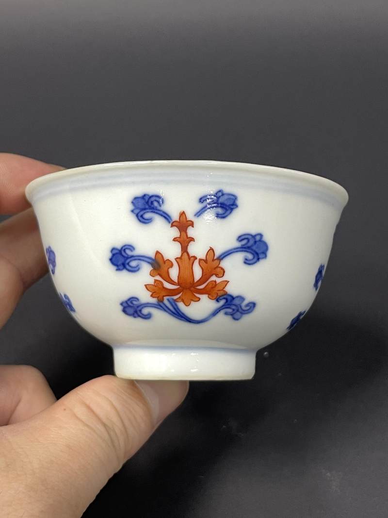 清宣统二年（1910年） 青花矾红折枝莲纹杯一对 - 图4