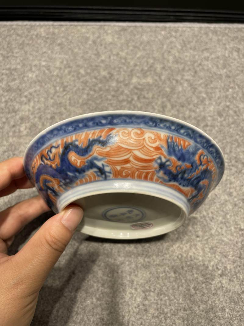 明成化 青花矾红海水龙纹盘 - 图5
