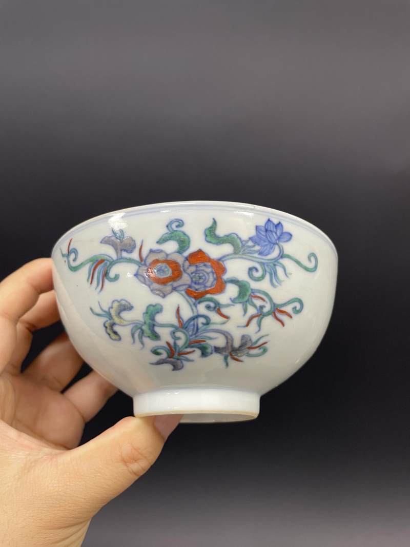 清中期 斗彩并蒂莲纹碗一对 - 图17