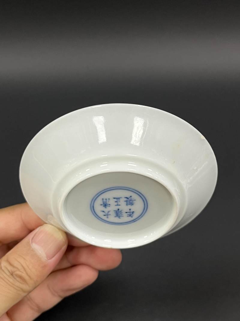 清雍正 粉彩花卉纹马蹄盘一对 - 图5