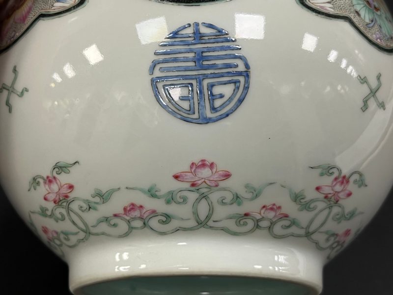 民国 仿康熙粉彩如意云头花蝶万寿纹胆瓶 - 图15