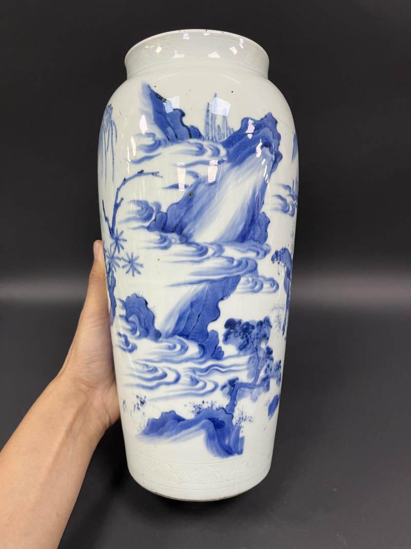 明崇祯 青花张骞出西域人物故事图筒瓶 - 图5