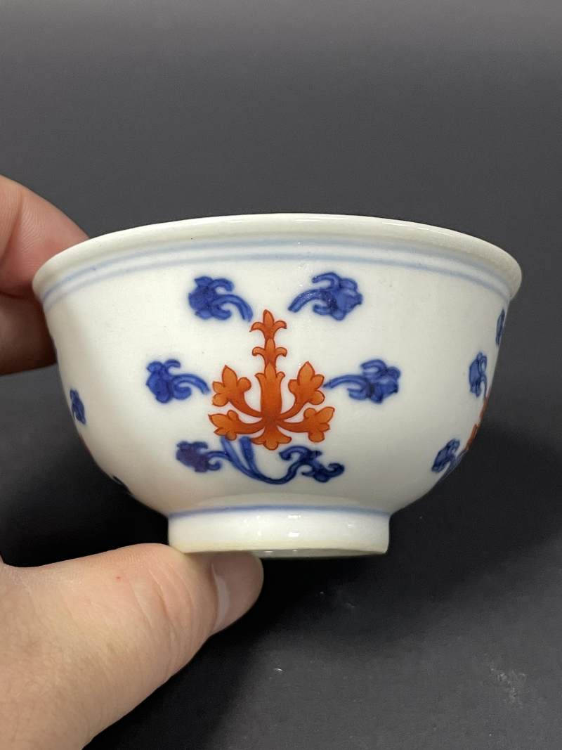 清宣统二年（1910年） 青花矾红折枝莲纹杯一对 - 图10