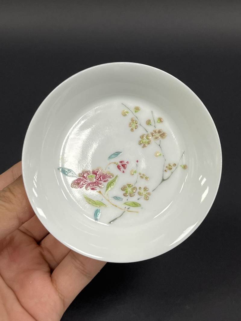 清雍正 粉彩花卉纹马蹄盘一对 - 图8