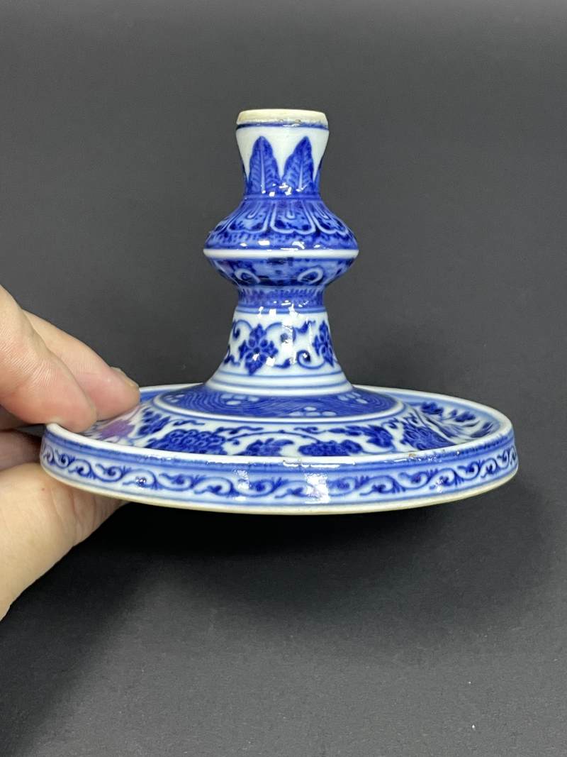清乾隆 青花缠枝花卉纹烛台 - 图2