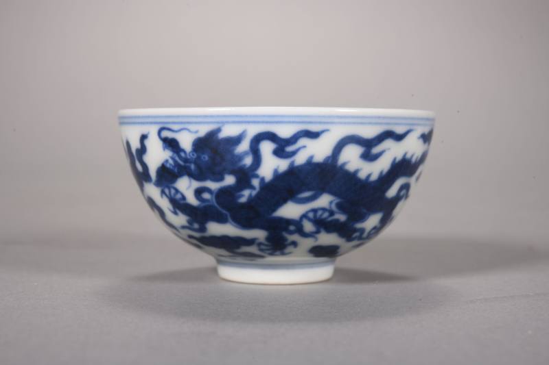 清 仿嘉靖青花云龙纹杯 - 图2