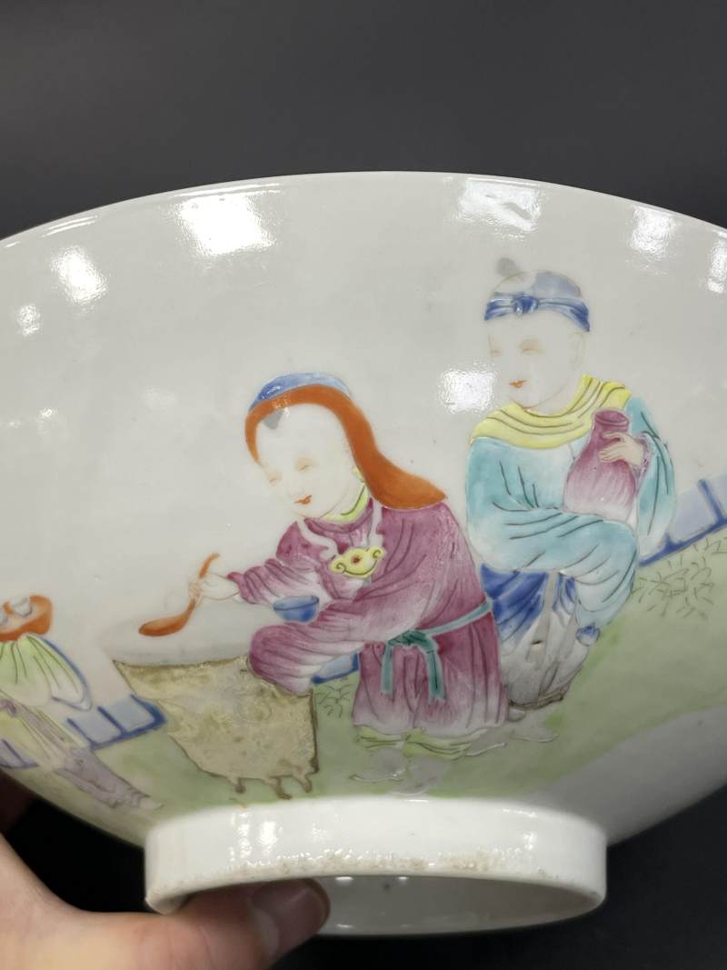 清乾隆 粉彩梅鼎调羹婴戏图大碗 - 图13