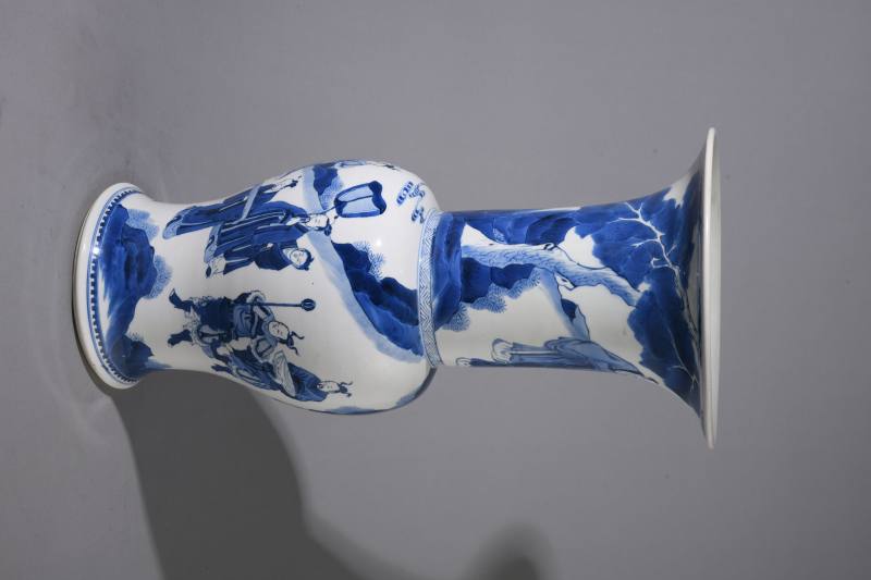清康熙 青花山水人物纹凤尾尊 - 图4