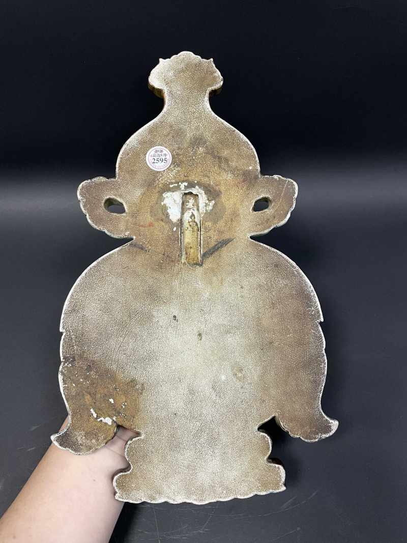 清乾隆 珊瑚红描金锦地粉彩五蝠开光“大吉”福禄瓷板挂屏 - 图6