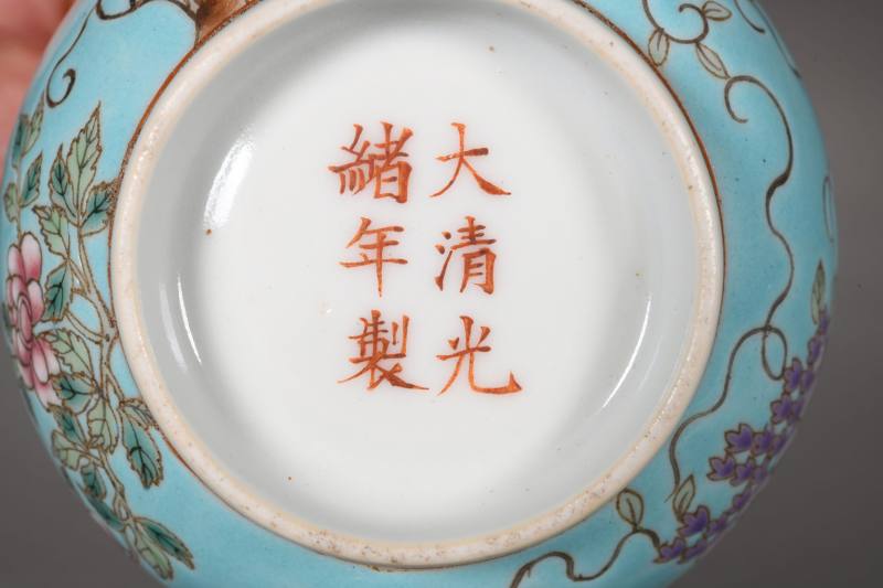 民国 松石绿地粉彩过枝紫藤花鸟纹杯一对 - 图3