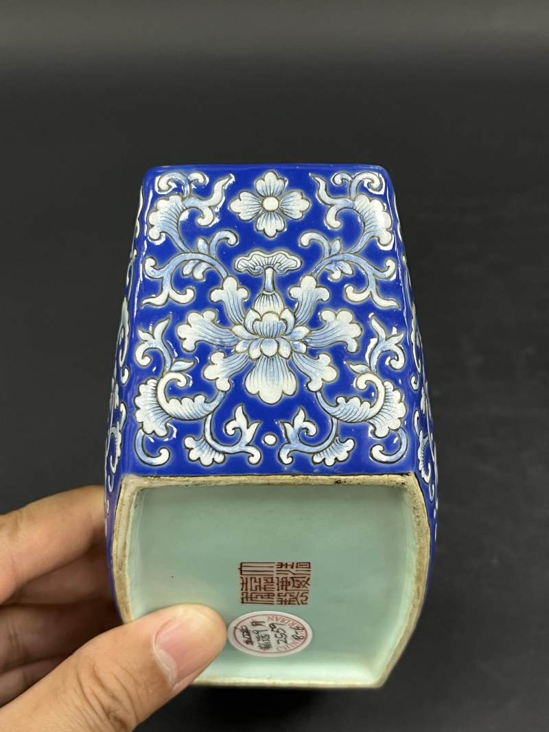 清嘉庆 蓝地洋彩缠枝莲纹茶船八只 - 图59