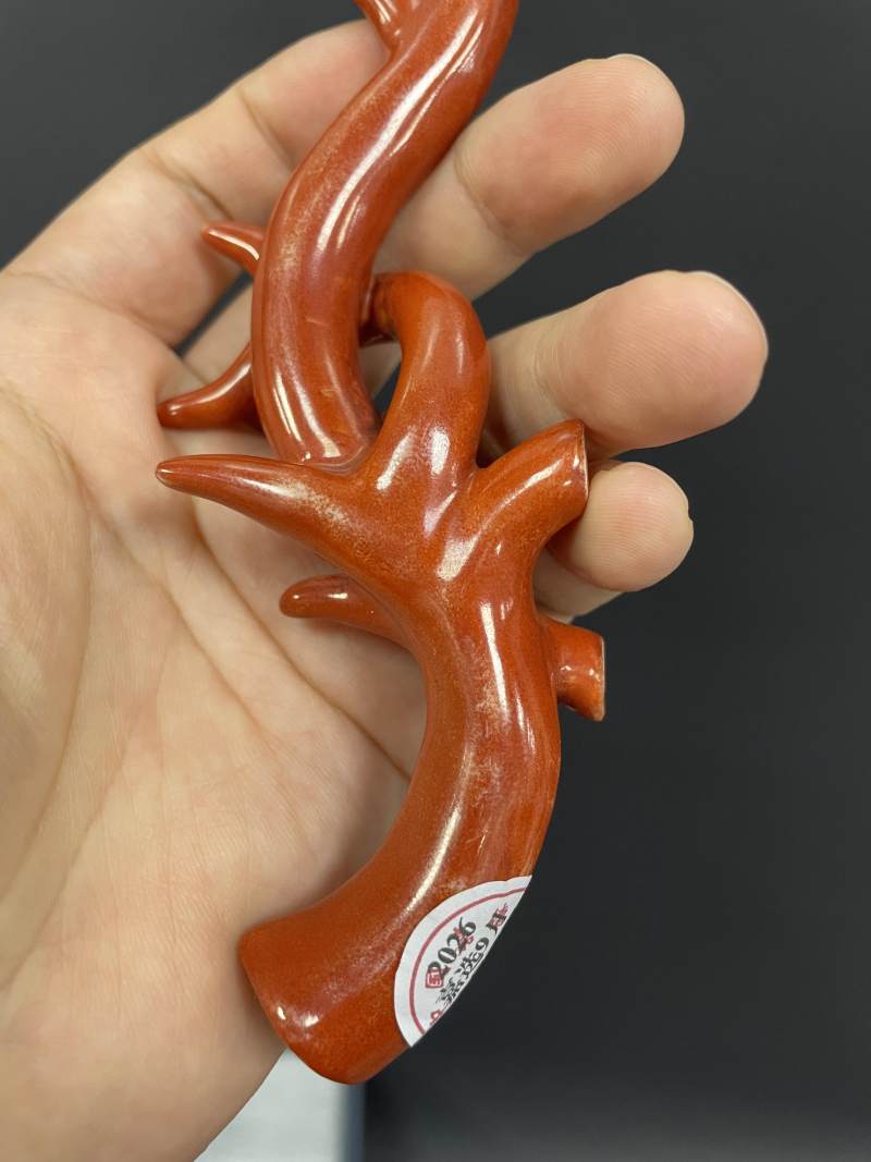清乾隆 珊瑚红釉仿珊瑚笔架 - 图8