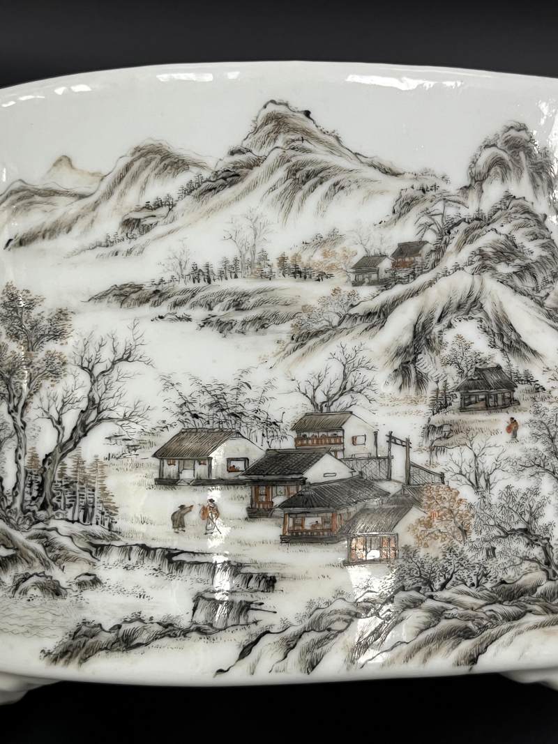 民国 矾红墨彩山水人物纹椭圆花盆一对 - 图10