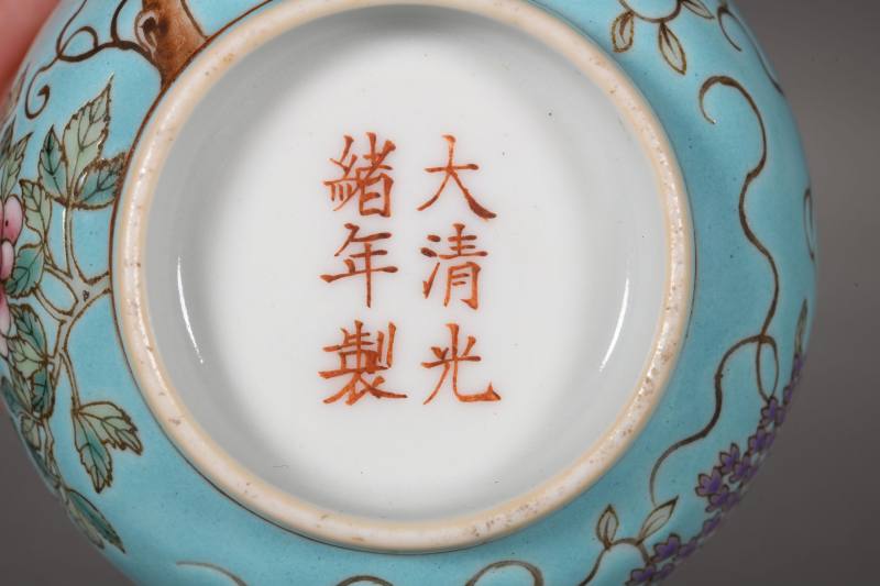 民国 松石绿地粉彩过枝紫藤花鸟纹杯一对 - 图4