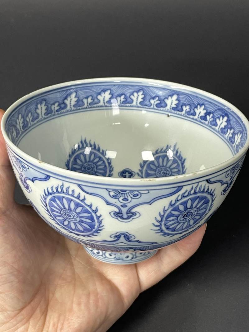 明嘉靖 青花轮花纹鸡心碗 - 图11