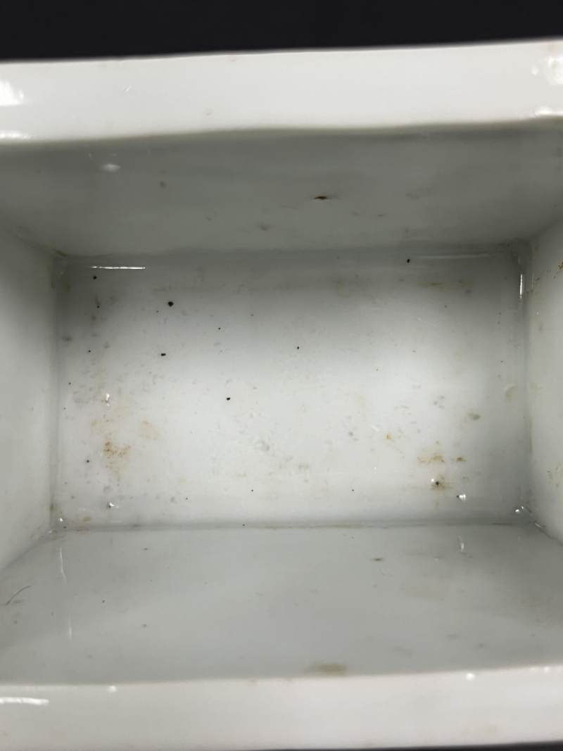 明末清初 德化窑白釉兽面纹长方鼎式炉 - 图7