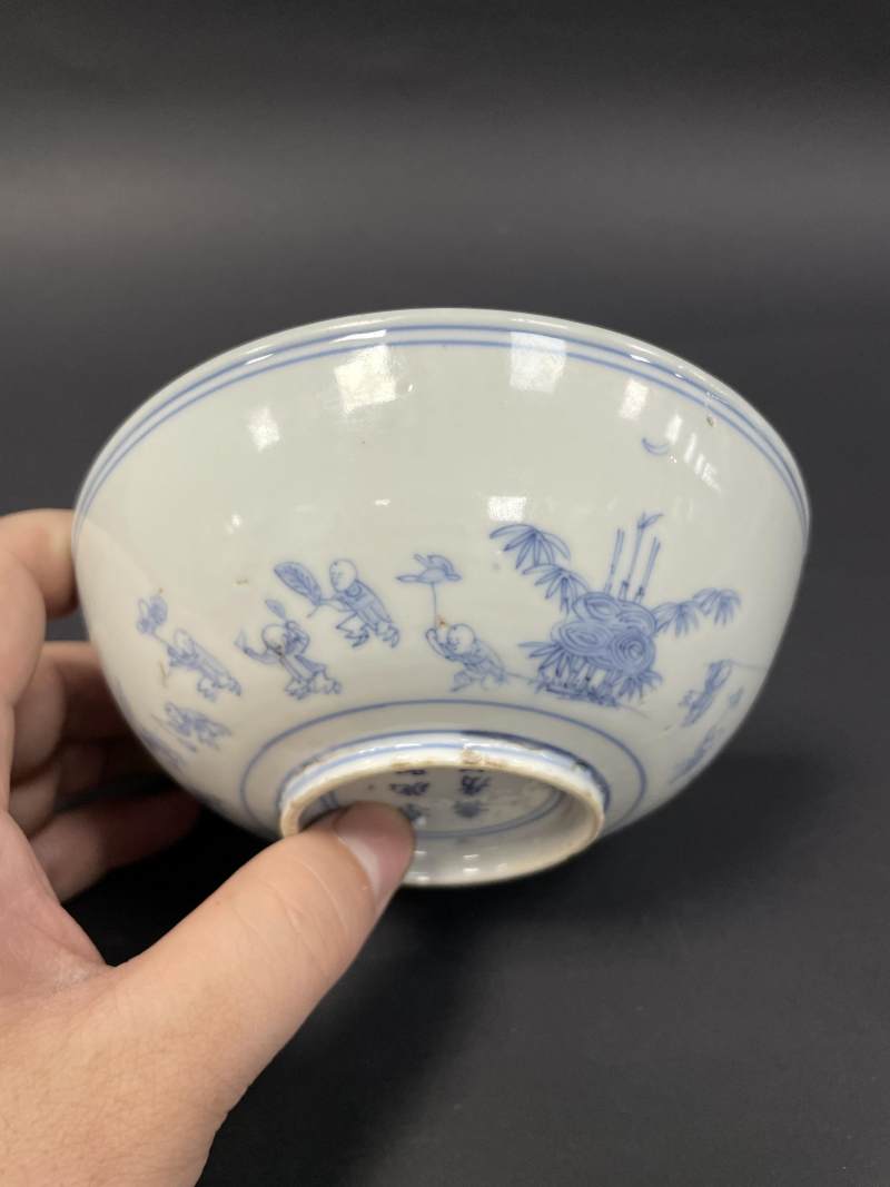明万历 青花淡描婴戏图馒头心碗 - 图6