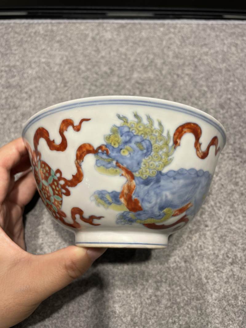 明成化 斗彩狮球纹碗 - 图3