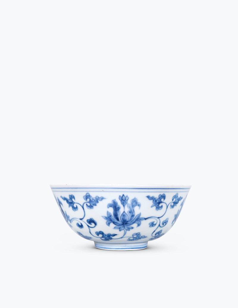 明成化 青花缠枝莲纹碗 - 图1