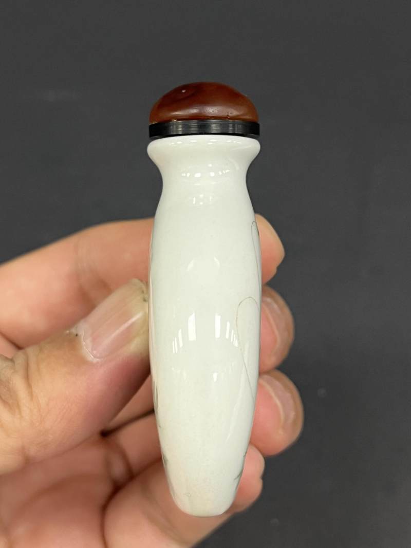 清中期 粉彩草虫纹烟壶 - 图3