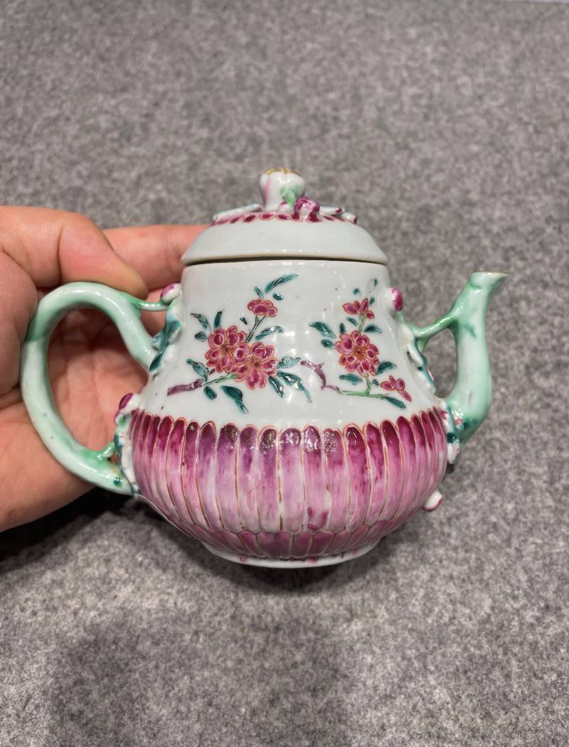 清雍正 粉彩松鹿图杯、折枝花卉纹菊瓣壶三只 - 图12