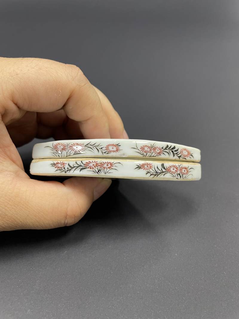 清康熙 青花五彩花虫诗文扇形盒 - 图10