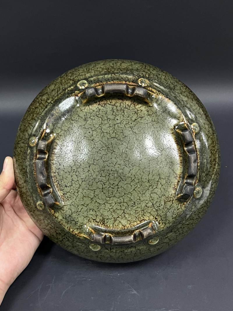 清雍正 仿碧玉釉鼓钉洗 - 图6