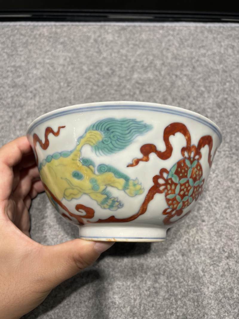 明成化 斗彩狮球纹碗 - 图5