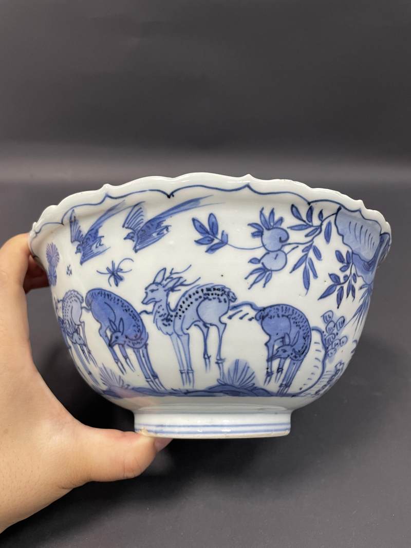 明万历 青花喜禄封侯图花口大碗 - 图7