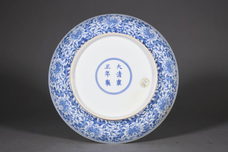 清 青花缠枝花卉纹盘 - 图3