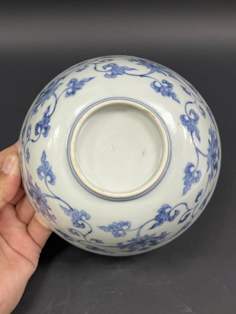 明成化 青花缠枝莲纹碗 - 图7